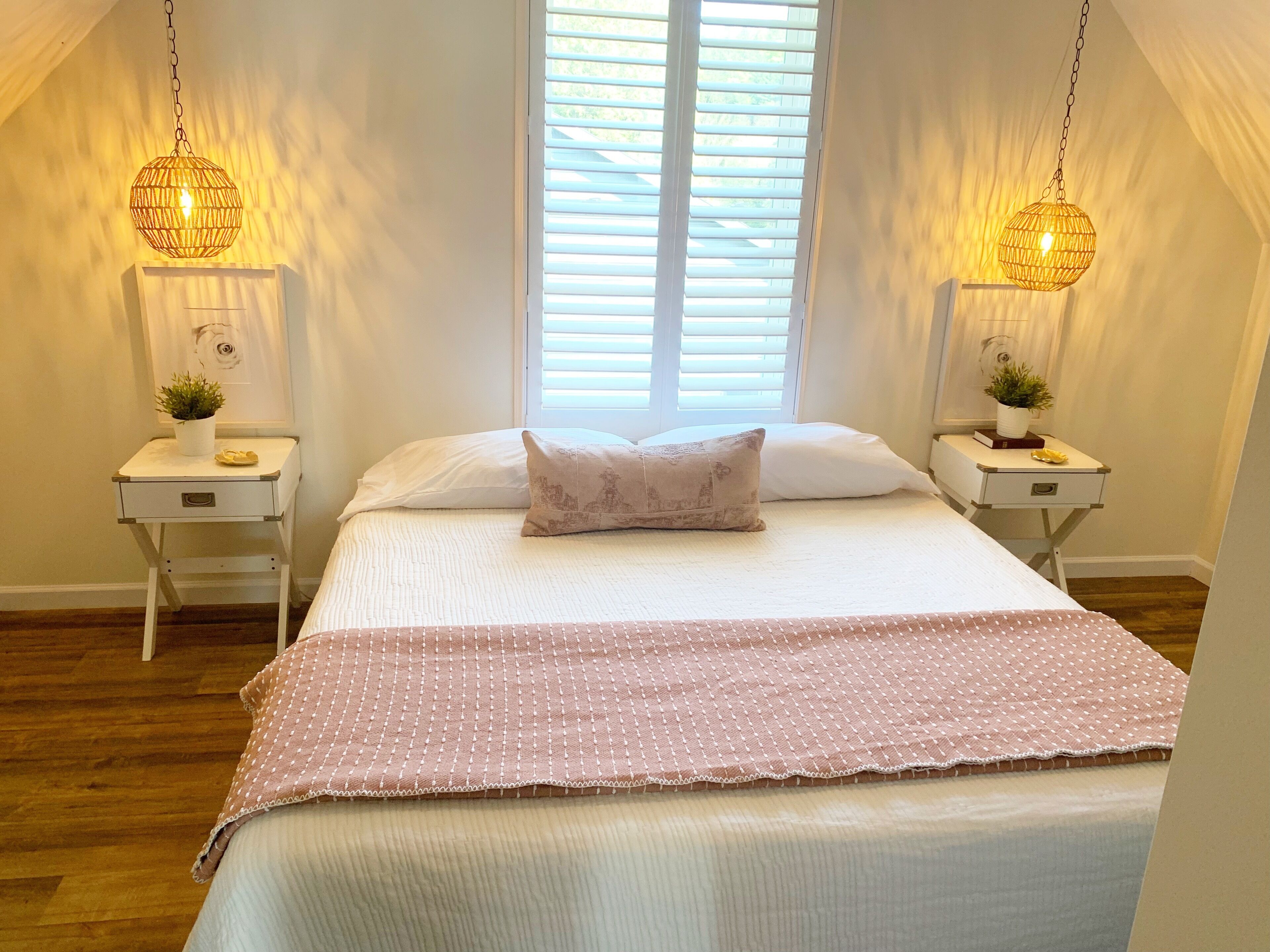 3 slaapkamers, een strijkplank/strijkijzer, wifi, beddengoed