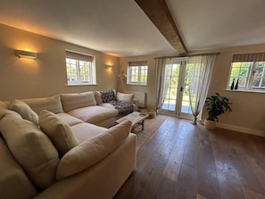 Cottage | Living area