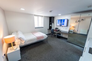 Studio | Free WiFi, bed sheets - Lovely 1-bed Studio in Birmingham (Birmingham)