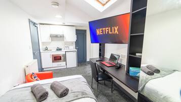 Studio | Iron/ironing board, free WiFi, bed sheets