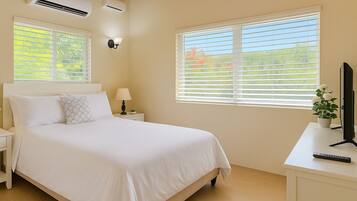 5 bedrooms, iron/ironing board, free WiFi, bed sheets