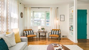House, Multiple Beds, Patio, Garden View (Berkeley - #614) | Living area - Cutieblue (Boise)