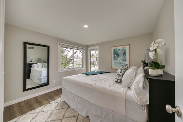 2 bedrooms, individually decorated, individually furnished, free WiFi - It's The Melody! (Boise)