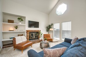Condo, Multiple Beds, Patio, Garden View (Irene - #2405) | Living area - Elm Grove Elegance (Boise)