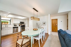Condo, Multiple Beds, Patio, Garden View (Irene - #2405) | Dining