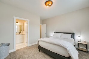 House, 2 Queen Beds, Kitchen, Garden View (Jessie - #1612) | 2 bedrooms, individually decorated, individually furnished, free WiFi