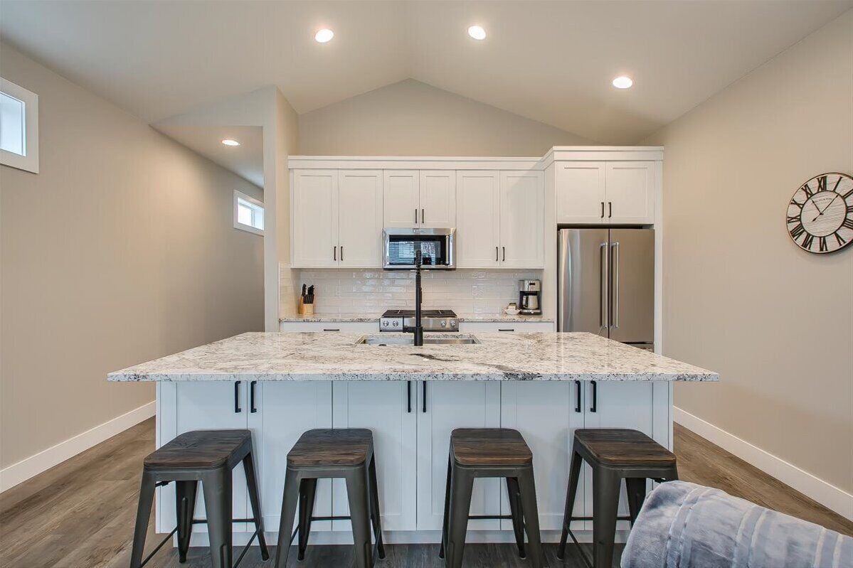 House, 2 Queen Beds, Kitchen, Garden View (Jessie - #1612) | Private kitchen | Fridge, microwave, oven, stovetop