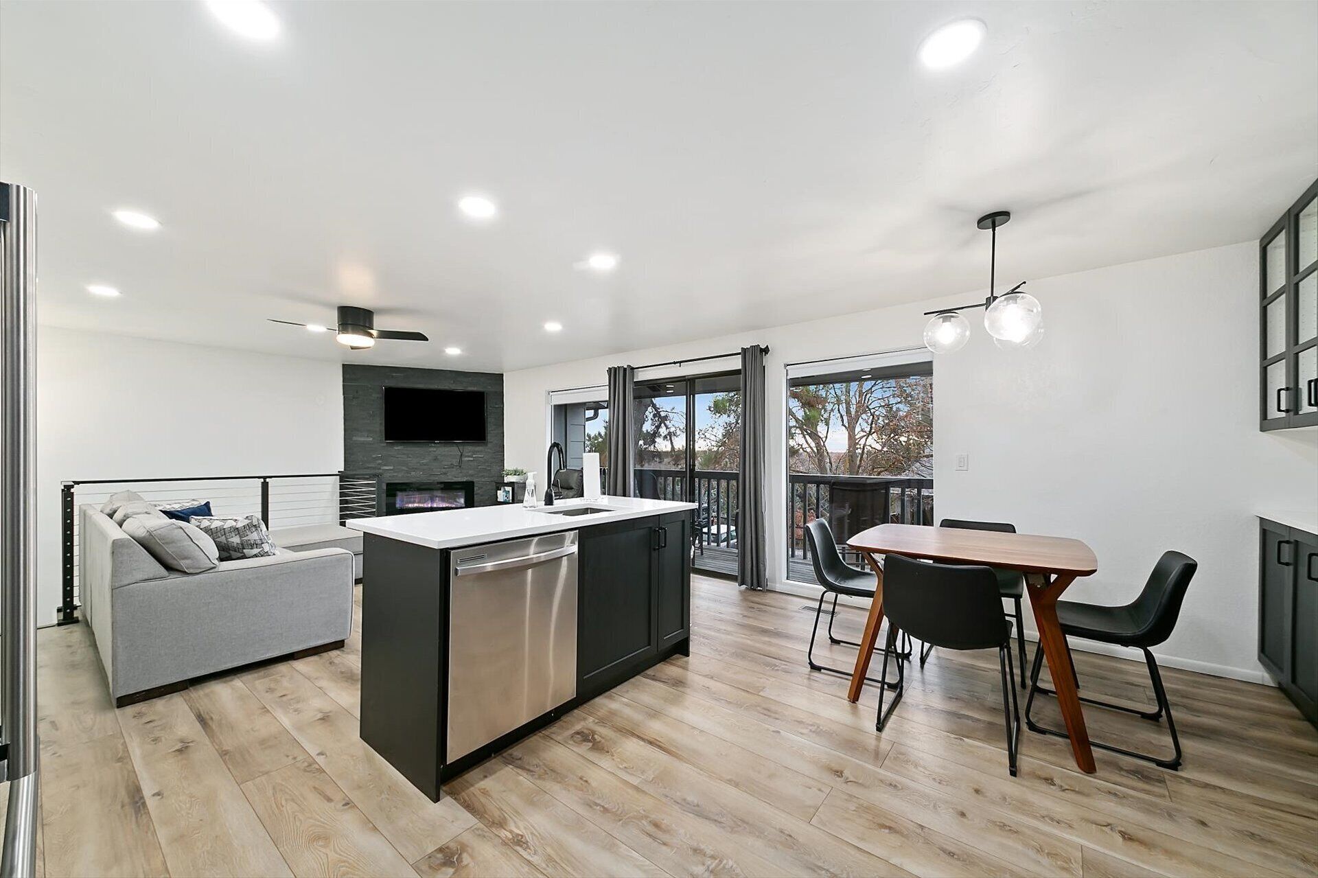 Kondominium, Beberapa Tempat Tidur, patio, pemandangan kebun (Wildrye #4744) | Dapur pribadi | Lemari es, microwave, oven, dan kompor