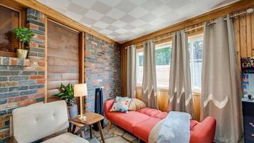 House, Multiple Beds, Kitchen, Garden View (State East - #1417) | Living area