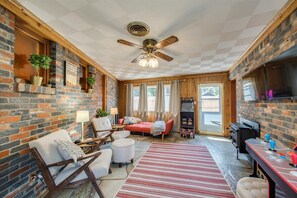 House, Multiple Beds, Kitchen, Garden View (State East - #1417) | Interior