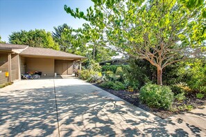 Property grounds - The Modern Studio (Boise)