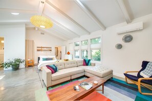 Apartment, 1 King Bed with Sofa bed, Patio, Garden View (Coston - #506) | Living area