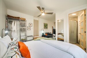 1 habitación, decoración personalizada y muebles diferentes 