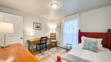 2 bedrooms, individually decorated, individually furnished, free WiFi