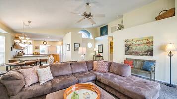 House, Multiple Beds, Kitchen, Garden View (Edenburgh - #5527) | Living area