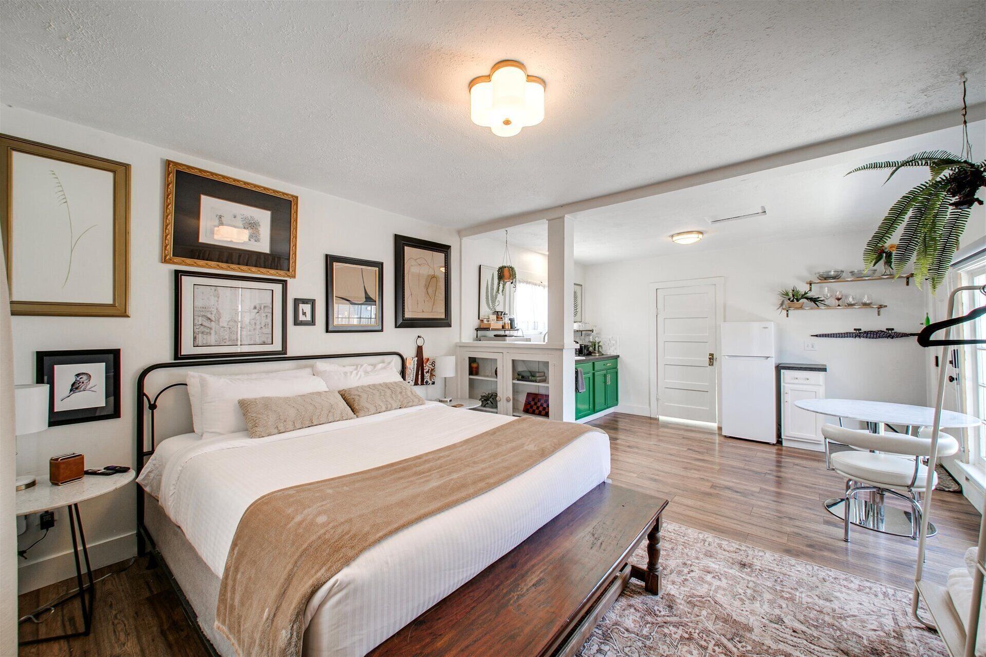 1 bedroom, individually decorated, individually furnished, free WiFi