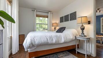 House, Multiple Beds, Kitchen, Garden View (Pleasanton - #2515) | 3 bedrooms, individually decorated, individually furnished, free WiFi