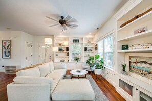 House, Multiple Beds, Patio, Garden View (Ridenbaugh - #2249) | Living area - Blue Sky Bungalow (Boise)