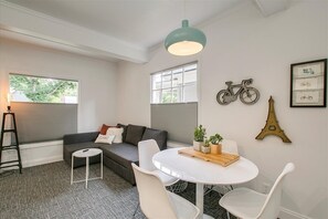 Apartment, 1 King Bed with Sofa bed, Kitchen, Garden View (8th - #1119 - Apt A) | Dining - #1119 Apartment (Boise)