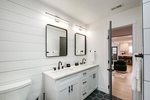 Bathroom - The Edson (Boise)