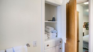 Apartment, 1 Queen Bed with Sofa bed, Kitchen, Garden View (Resseguie - #1505) | Interior