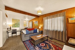 Apartment, 1 Queen Bed with Sofa bed, Kitchen, Garden View (Resseguie - #1505) | Living area