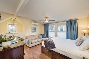 Appartement, 1 grand lit, cuisine (8th - #1704) | 1 chambre, décor unique, ameublement unique, accès au Wi-Fi (inclus)