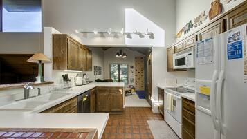 Condo, Multiple Beds, Pool Access, Golf View (Fairway Nine - #4382) | Private kitchen | Fridge, microwave, oven, stovetop