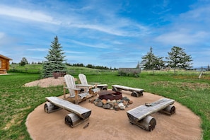 Property grounds - Ranchland Private Suite on 80 acre ranch, 15 min from Kamloops! (Knutsford)