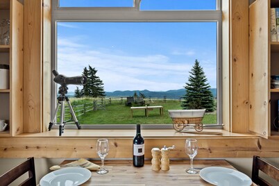 Ranchland Private Suite on 80 acre ranch, 15 min from Kamloops!