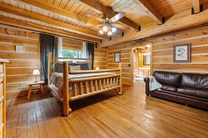 4 bedrooms, WiFi, bed sheets - Family Adventure Lodge by RedAwning (Sevierville)