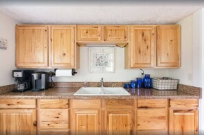 Fridge, microwave, oven, coffee/tea maker