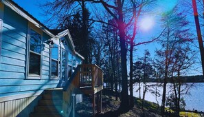 Standard Cabin, 1 Queen Bed, Lake View | Individually decorated, individually furnished, laptop workspace - Long Cove Resort near Charlotte Airport (Charlotte)