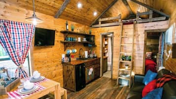 經典小屋, 多張床, 湖景 | 1 間臥室、獨特裝潢、布置獨特、筆電工作空間