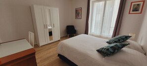 1 bedroom, desk, iron/ironing board, free WiFi - T2 Brest Centre vu mer Notre Bout du Monde (Brest)