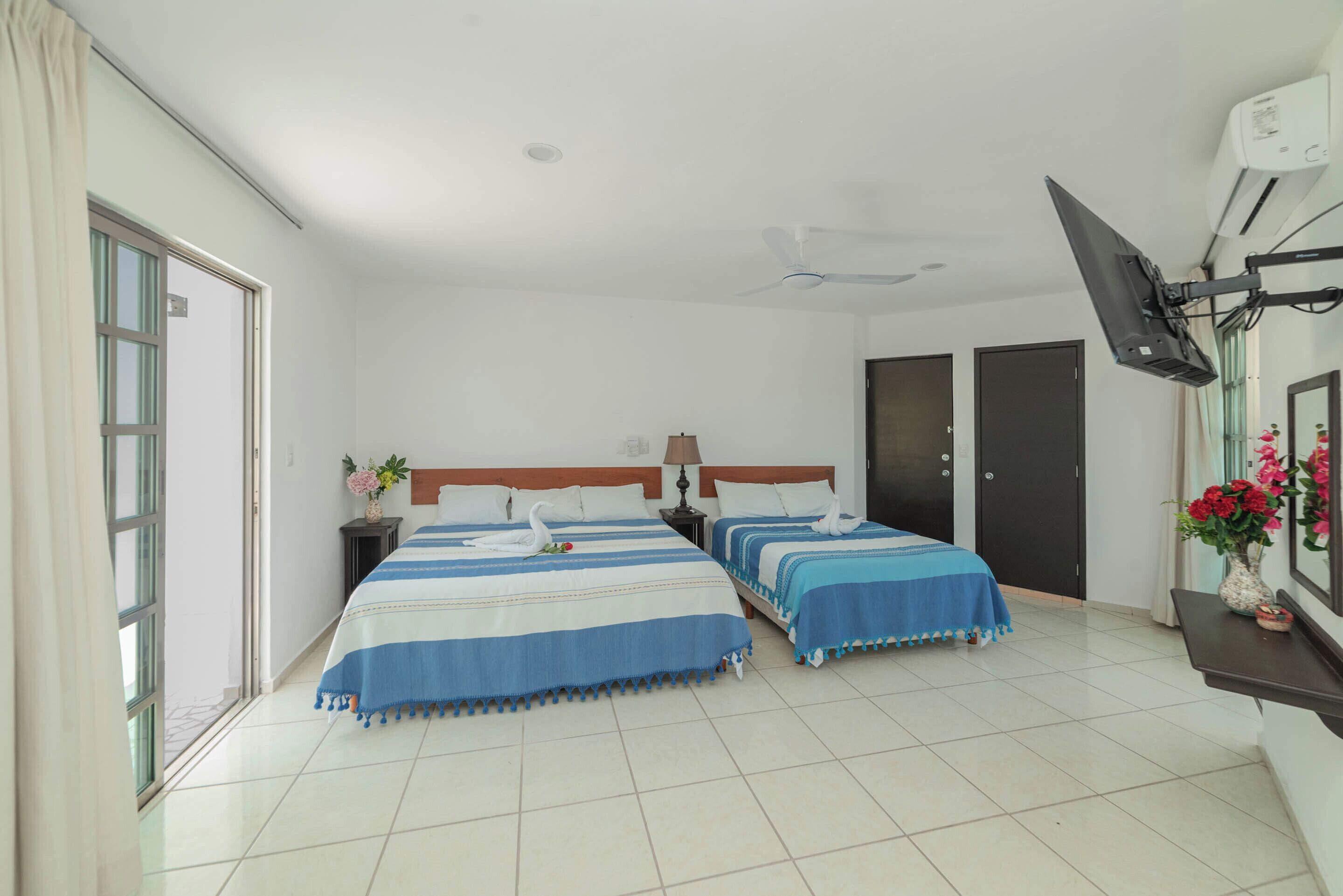 Photo - Hotel La Trigueña