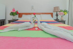 In-room safe, free WiFi, bed sheets - Hotel La Trigueña (Isla Mujeres)