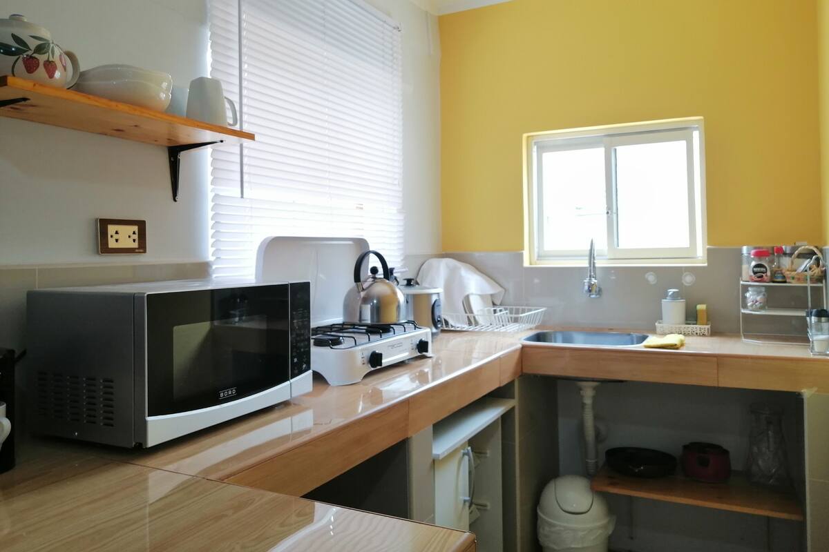 Economy Studio | Private kitchen | Mini-fridge, microwave, blender, coffee grinder