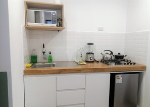 Studio Supérieur | Cuisine privée | Mini réfrigérateur, micro-ondes, blender, moulin à café