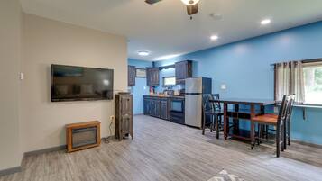 Frigorífic, microones, placa de cuina i cafetera i tetera