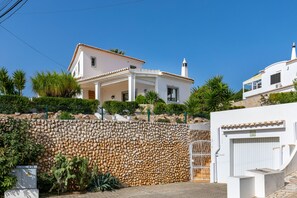 Exterior - Casa das Flores-Private Villa w/ Pool & BBQ (Lagos)