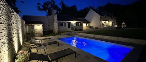 Outdoor pool, a heated pool