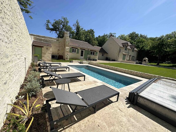 Outdoor pool, a heated pool