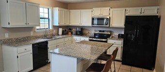 The Riverbend House, 3 bedroom, 2 bath home in Hickman / Armorel