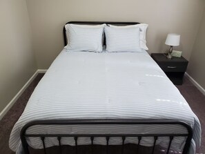 3 bedrooms, iron/ironing board, free WiFi, bed sheets