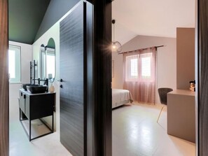 3 chambres, bureau, accès Internet