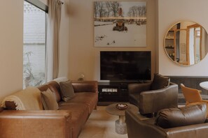 50-inch Smart TV with cable channels, TV - Casa Seis Siete (Mexico City)