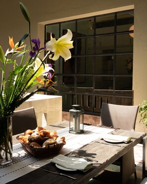 Free daily full breakfast  - Casa Seis Siete (Mexico City)