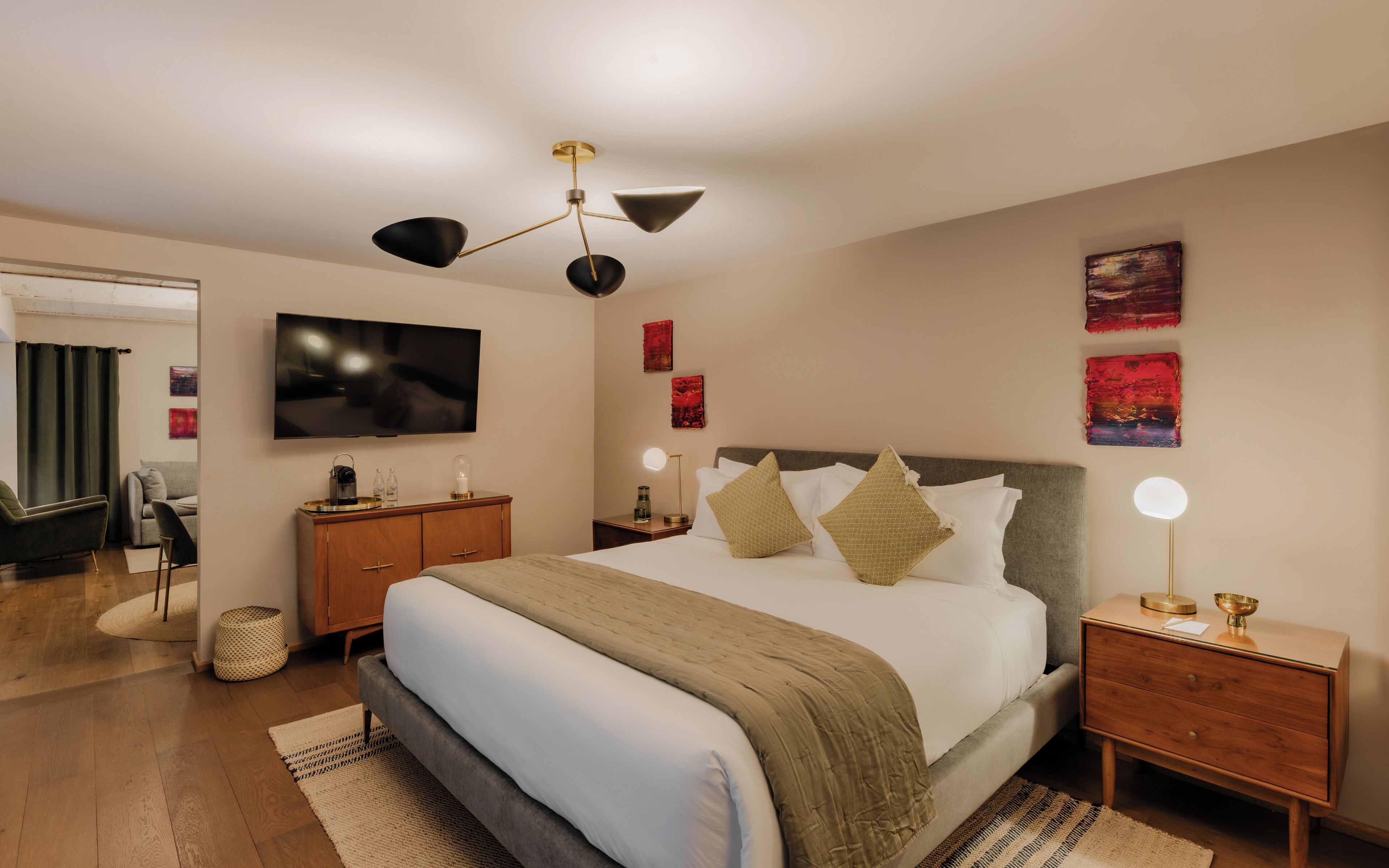 Luxury Studio Suite | Premium bedding, in-room safe, free WiFi, bed sheets