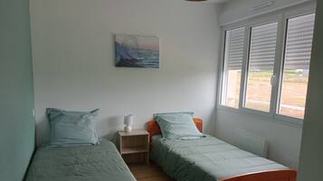 3 bedrooms, iron/ironing board, travel crib, free WiFi